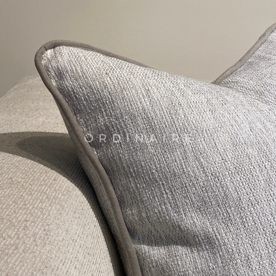 LUXURIOUS PILLOW - 1672-2