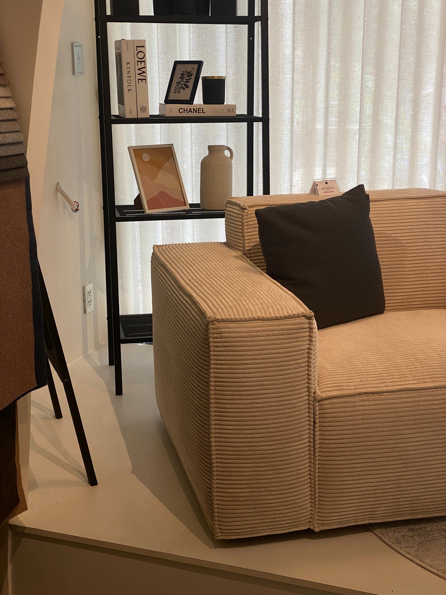 BOLD ARMCHAIR - SAMPLE SALE