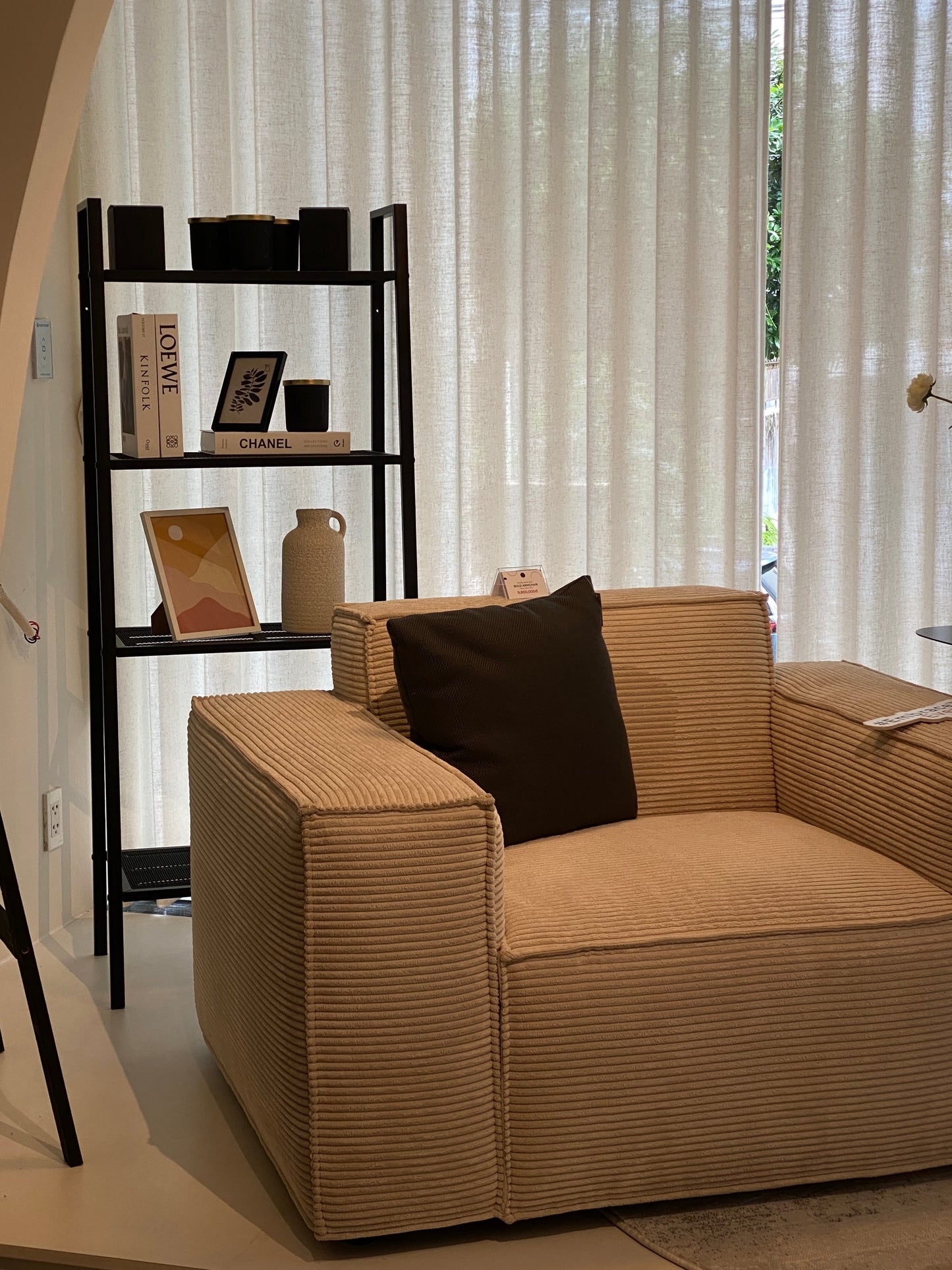 BOLD ARMCHAIR - SAMPLE SALE