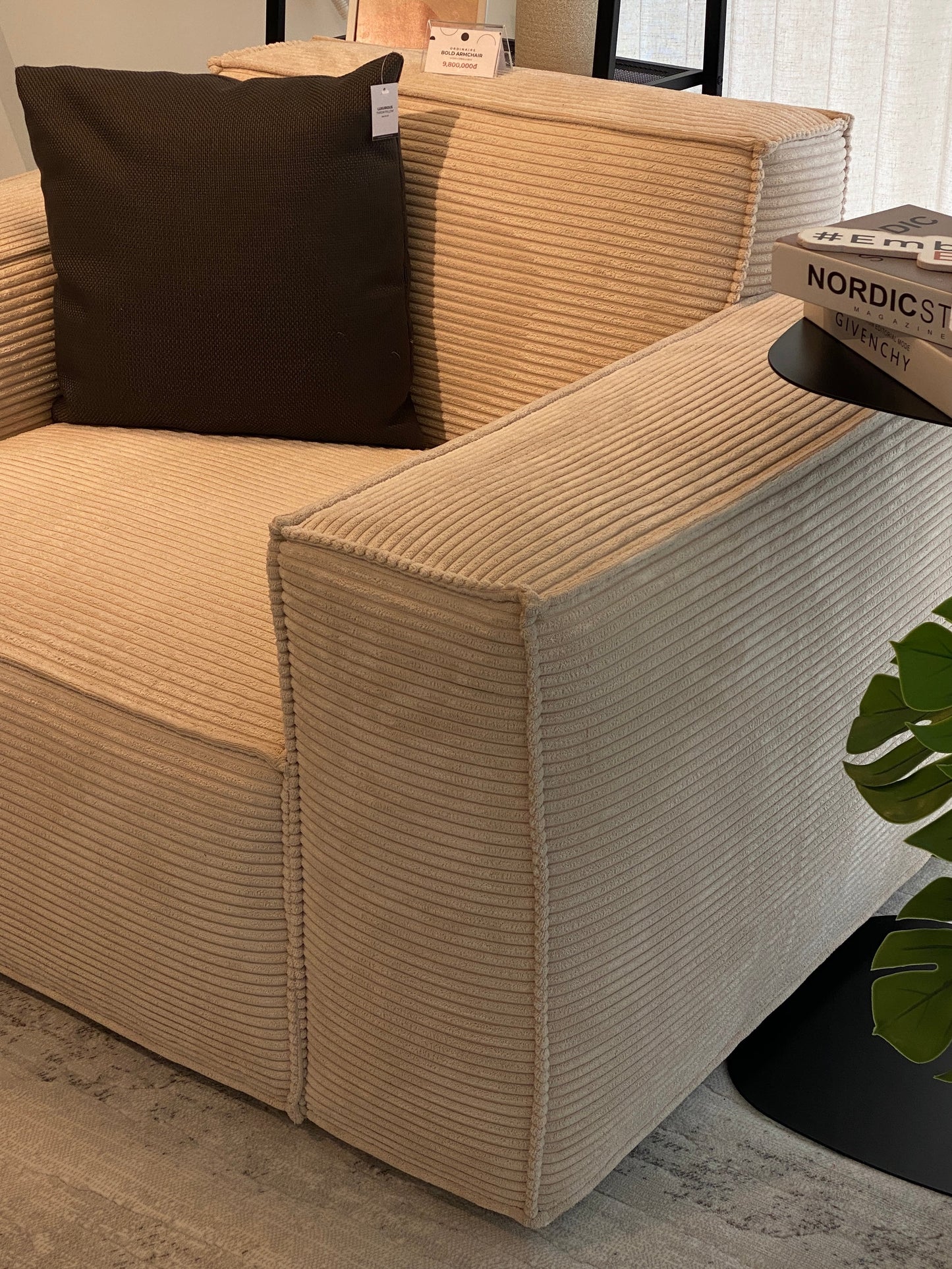 BOLD ARMCHAIR - SAMPLE SALE
