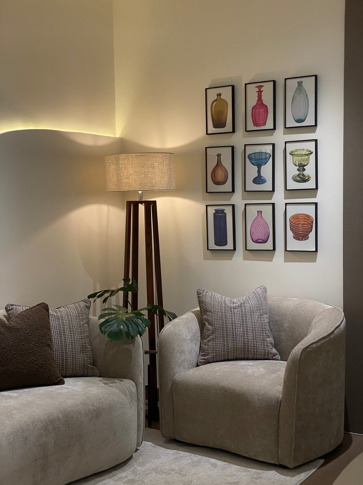 ELLIPSE ARMCHAIR - SAMPLE SALE