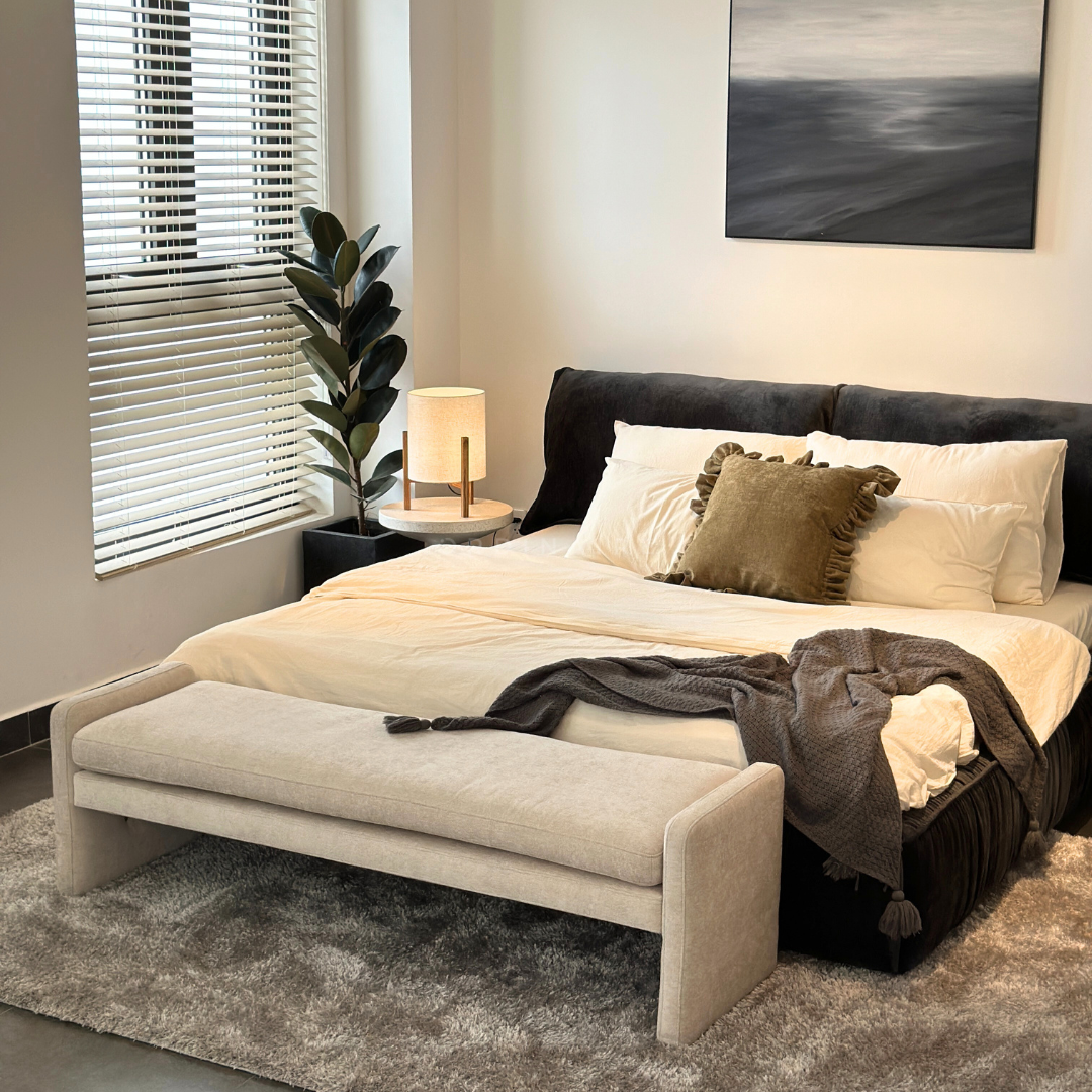ELORA DAYBED
