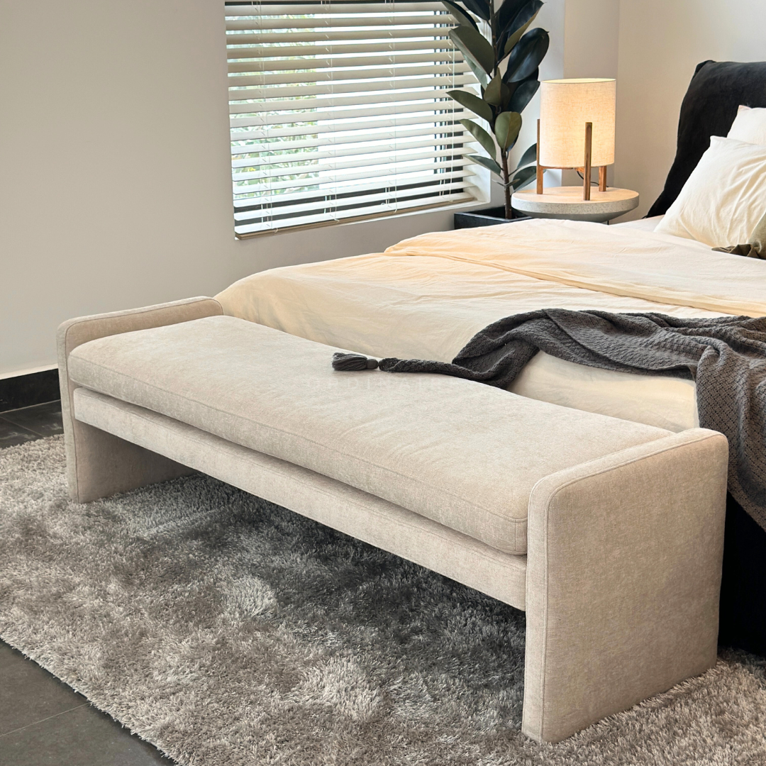 ELORA DAYBED