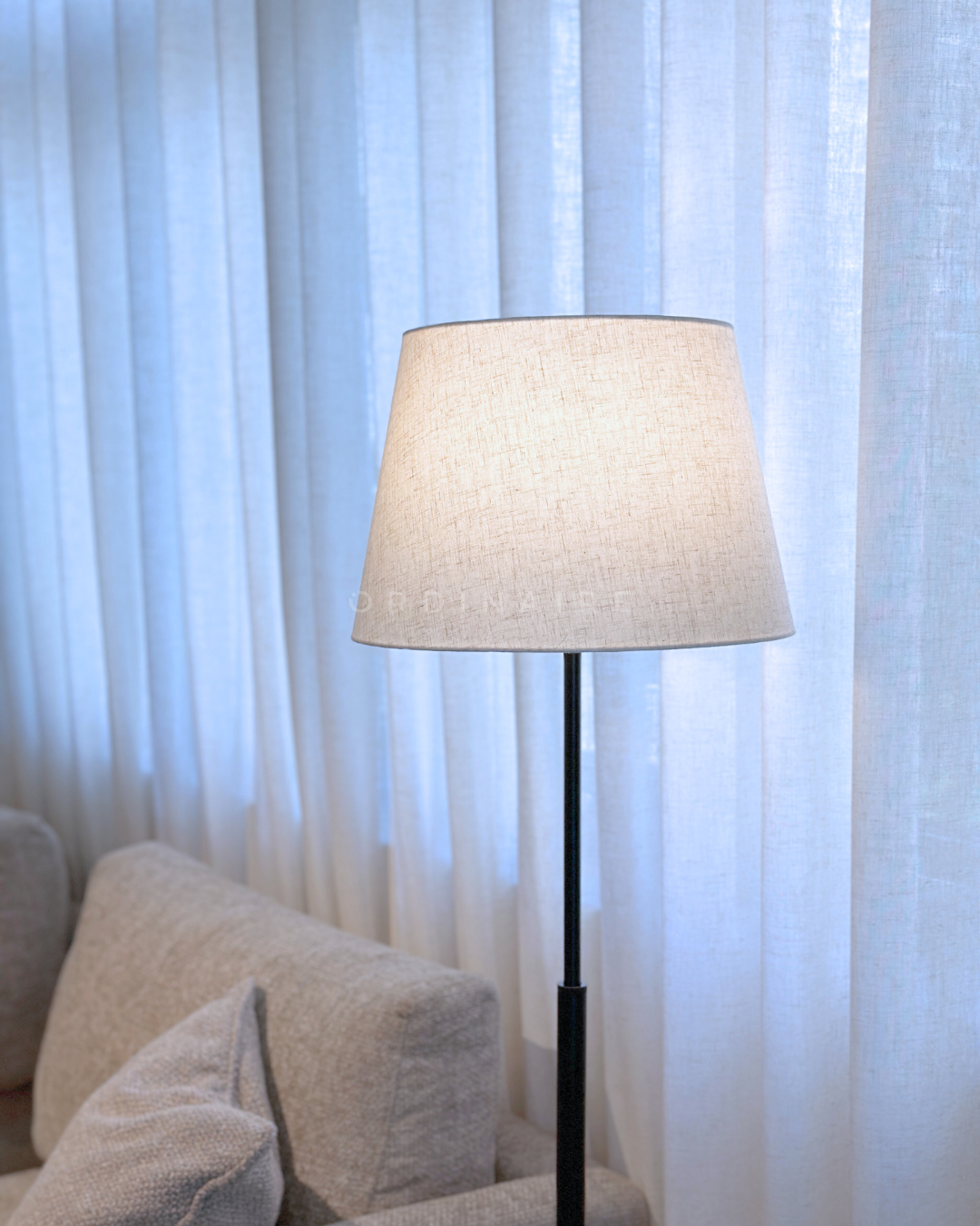 CLAUDIA FLOOR LAMP