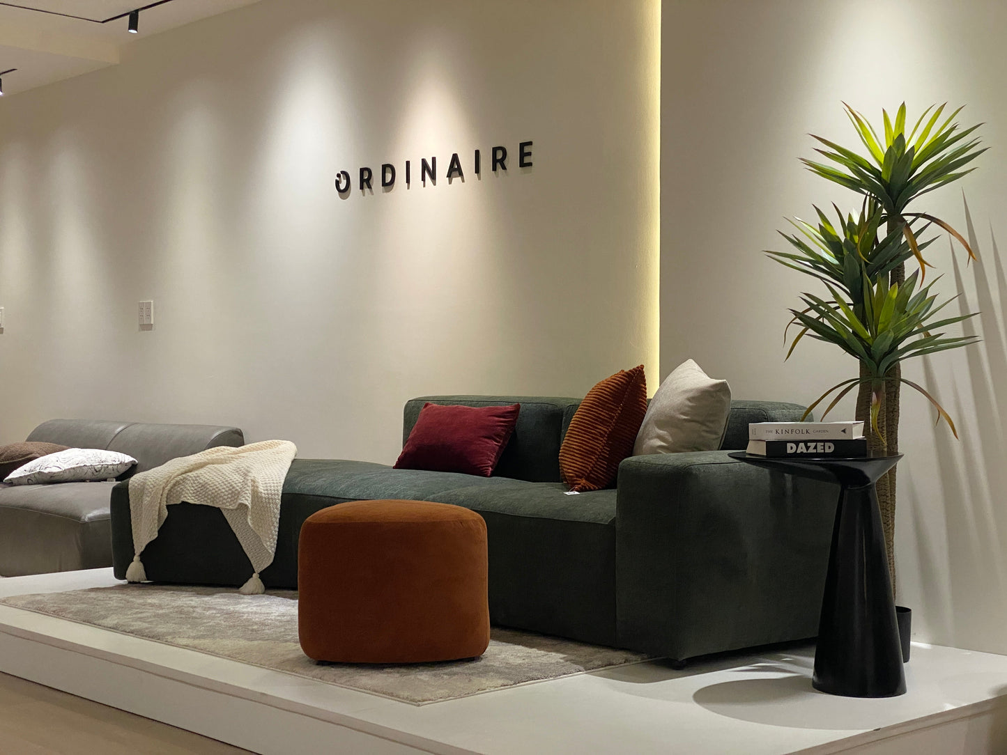 DELIGHT LOUNGE SOFA - SAMPLE
