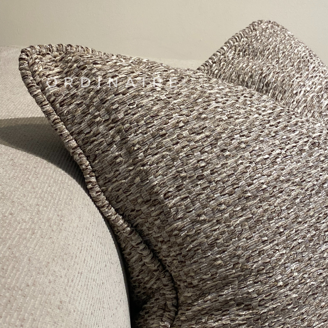 LUXURIOUS PILLOW - 00500-1