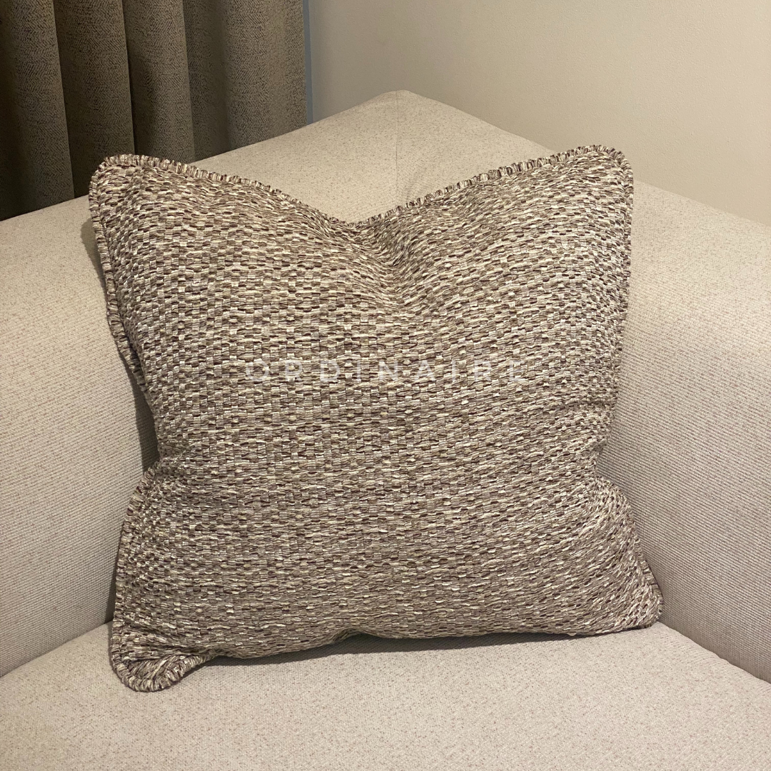 LUXURIOUS PILLOW - 00500-1