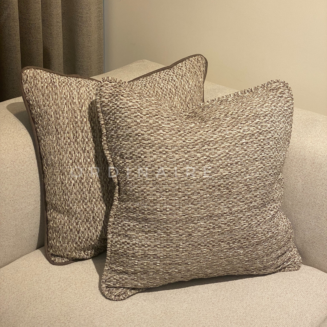 LUXURIOUS PILLOW - 00500-1