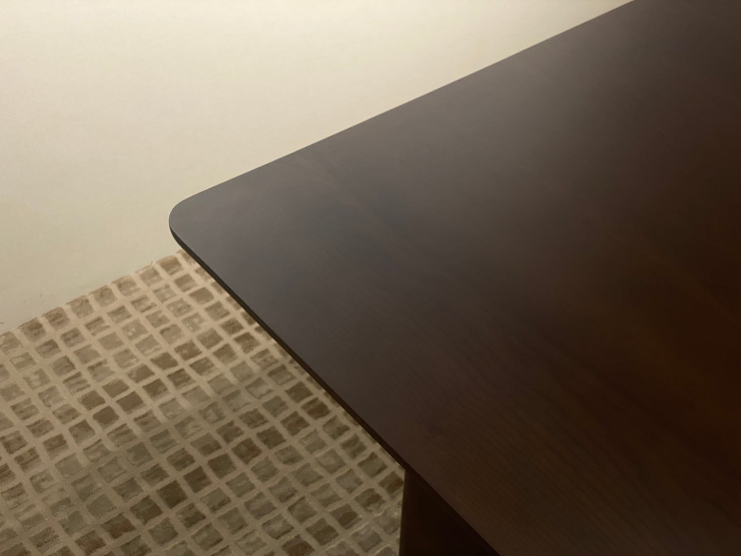 ELAINE DINING TABLE - SAMPLE SALE