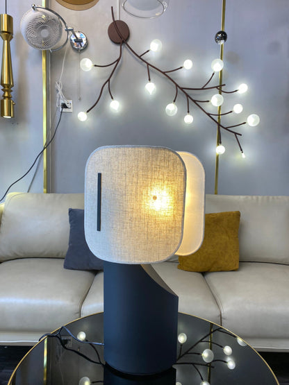 FLINT TABLE LAMP