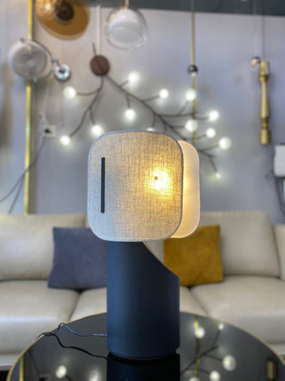FLINT TABLE LAMP