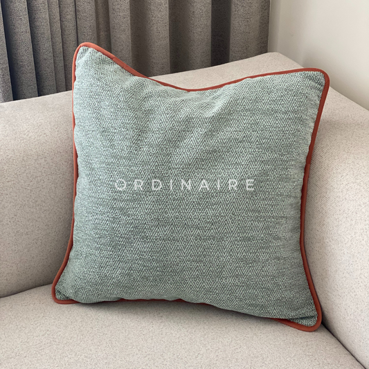 LUXURIOUS PILLOW - 4017