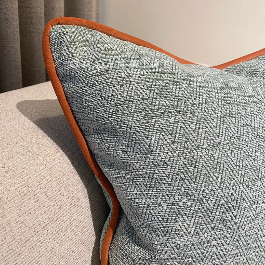 LUXURIOUS PILLOW - 4017