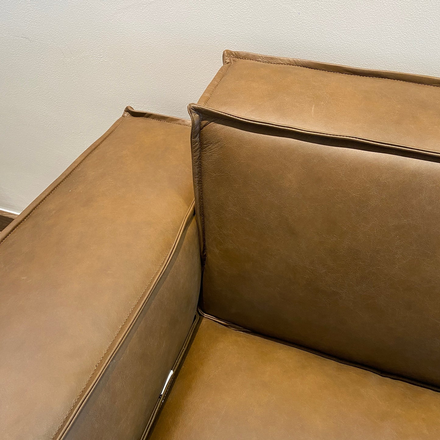 LEATHER BOLD SOFA (corner)