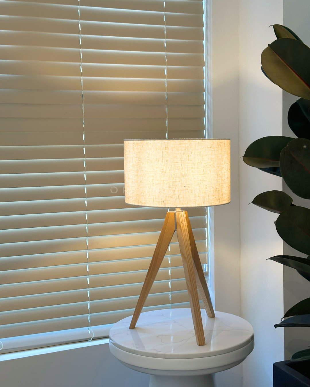 KOHI TABLE LAMP