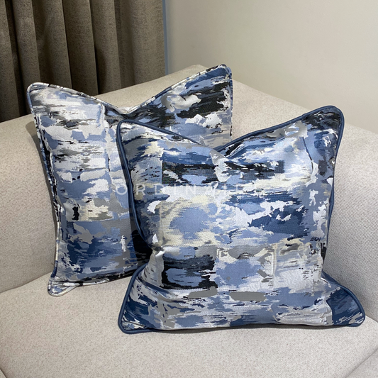 LUXURIOUS PILLOW - M00466-4