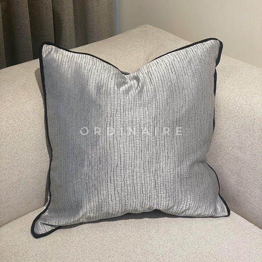 LUXURIOUS PILLOW - M00527-3