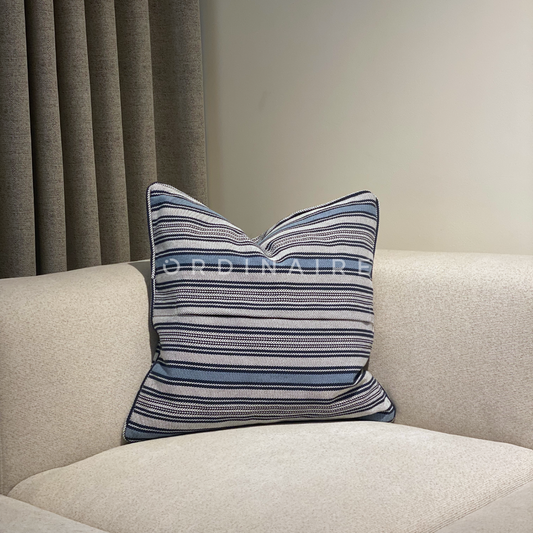 LUXURIOUS PILLOW - NAXOS 4034