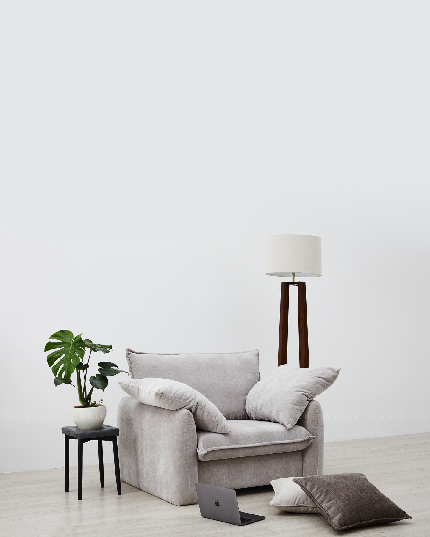NOE ARMCHAIR