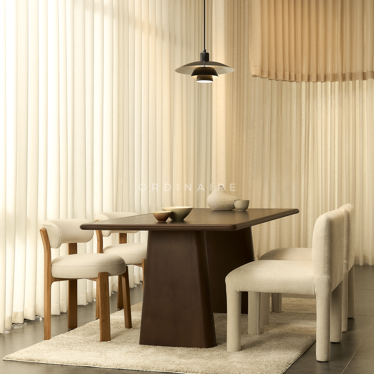 NAGI DINING TABLE