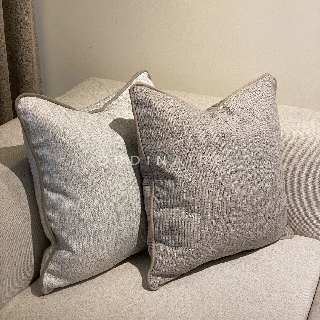 LUXURIOUS PILLOW - 1672-2