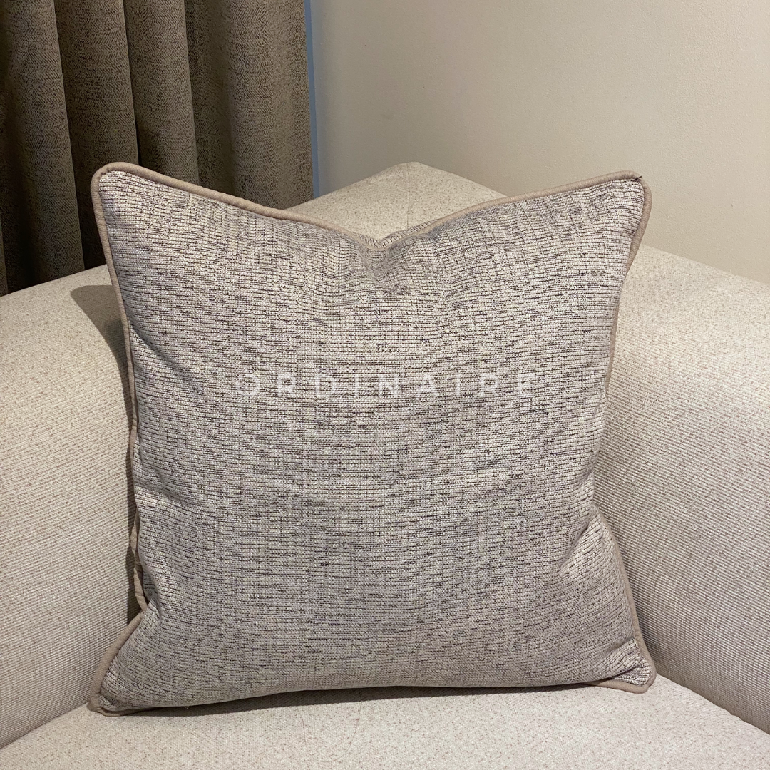 LUXURIOUS PILLOW - 1672-2