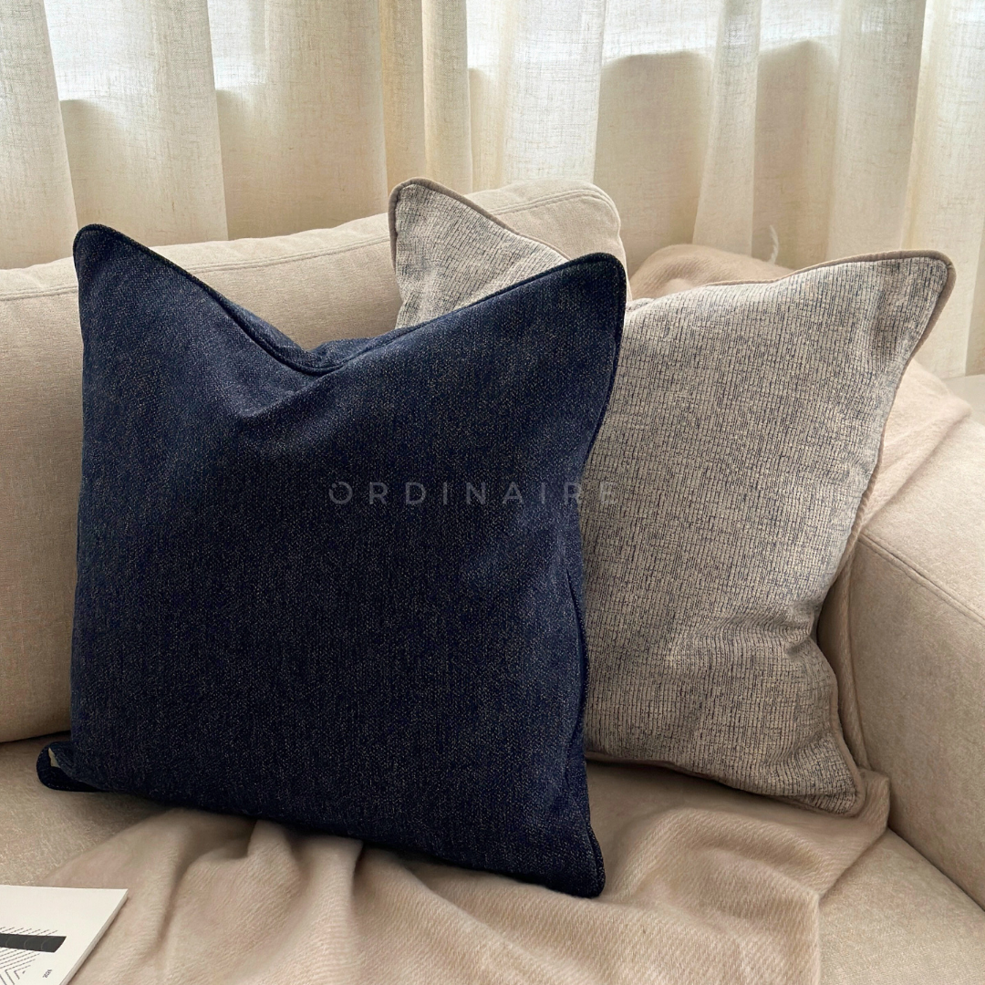 ESSENTIAL PILLOW