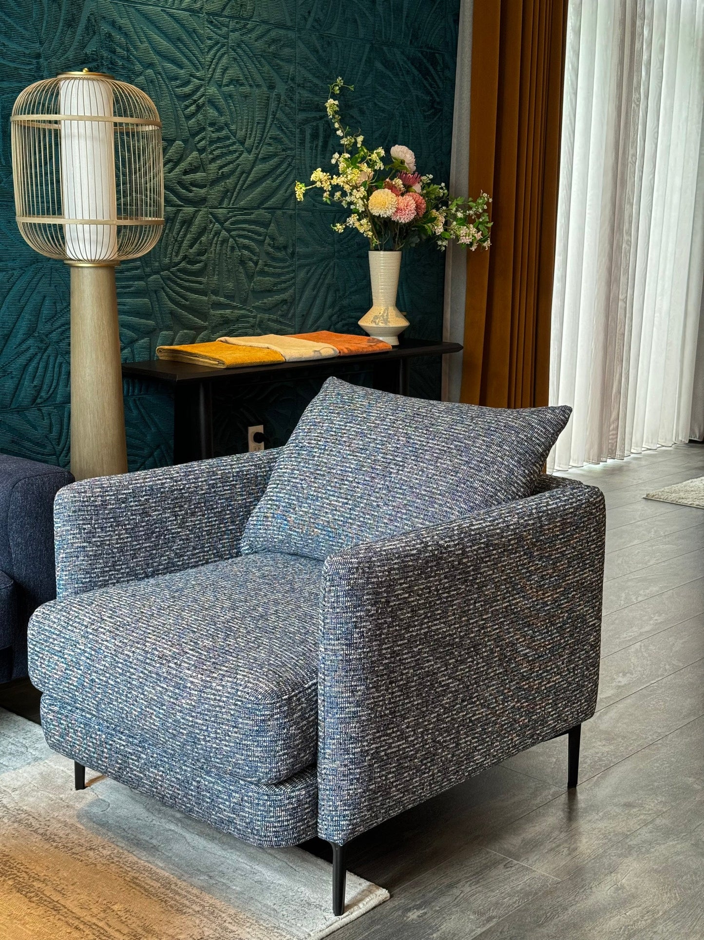 MILD ARMCHAIR