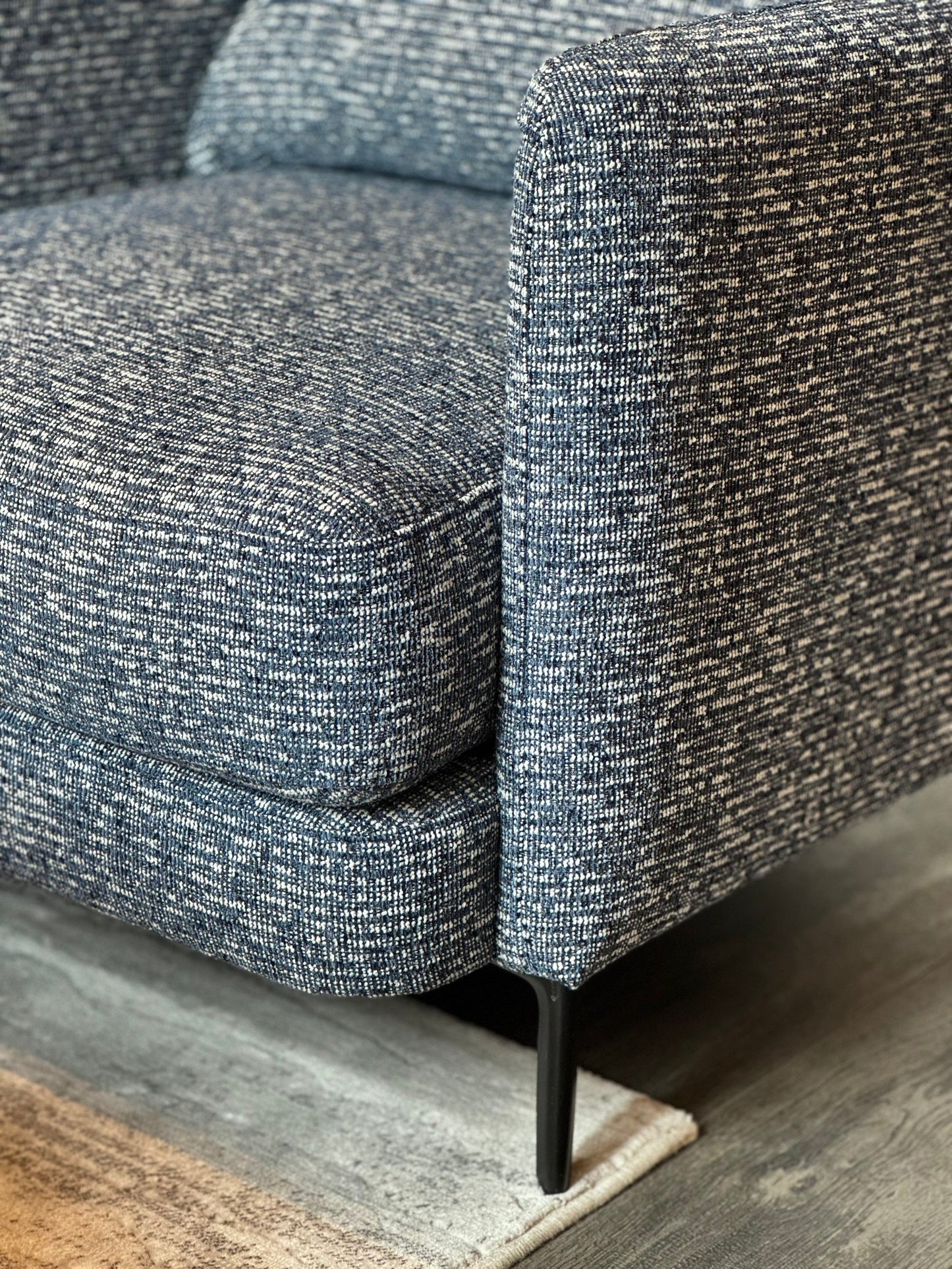 MILD ARMCHAIR