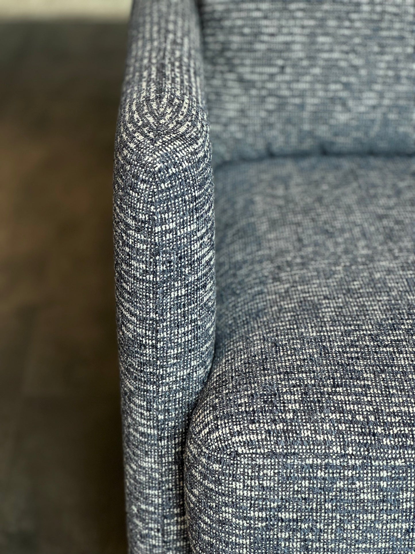MILD ARMCHAIR