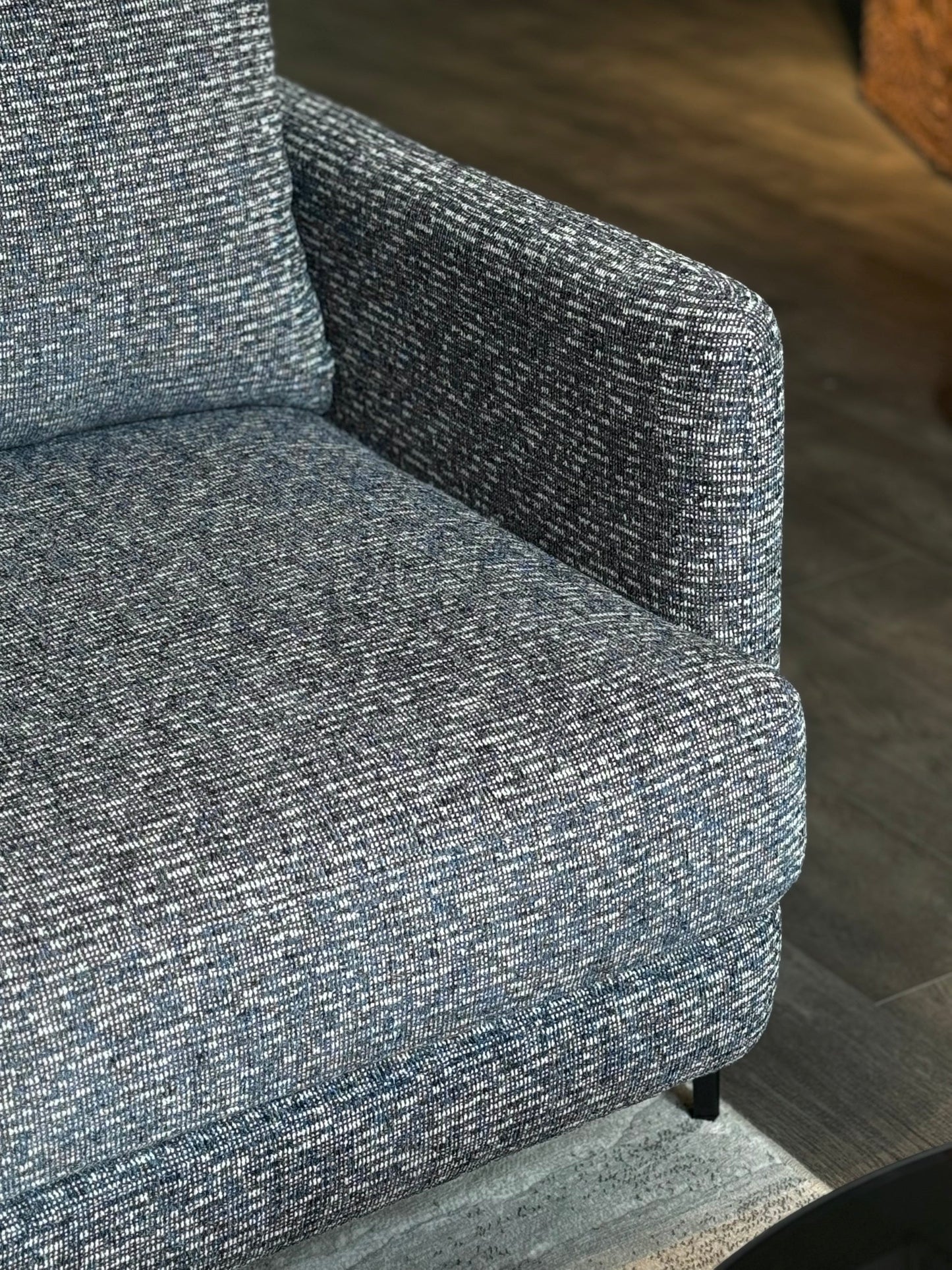 MILD ARMCHAIR